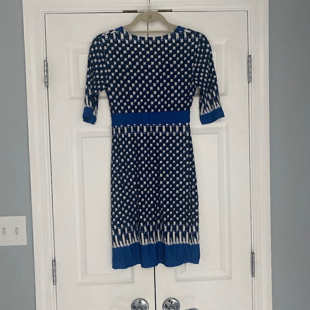 BCBG Maxazria geometric design dress - Picture 2 of 3